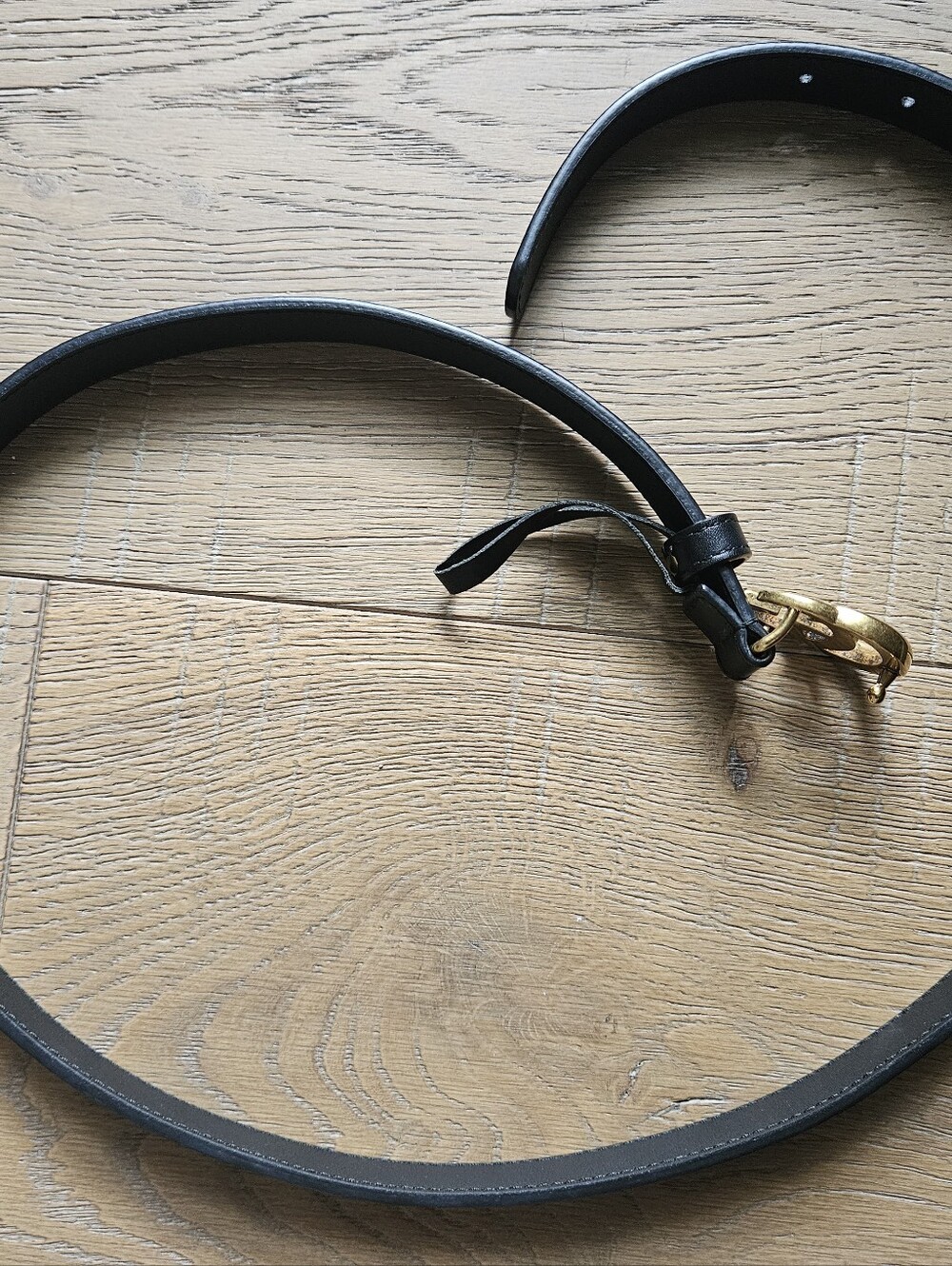 Gucci Black Leather Belt with Gold Hardware - Picture 6 of 8